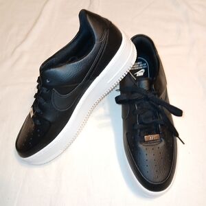 NWOT Sz.10 Womens Nike Air Force 1 Sneakers